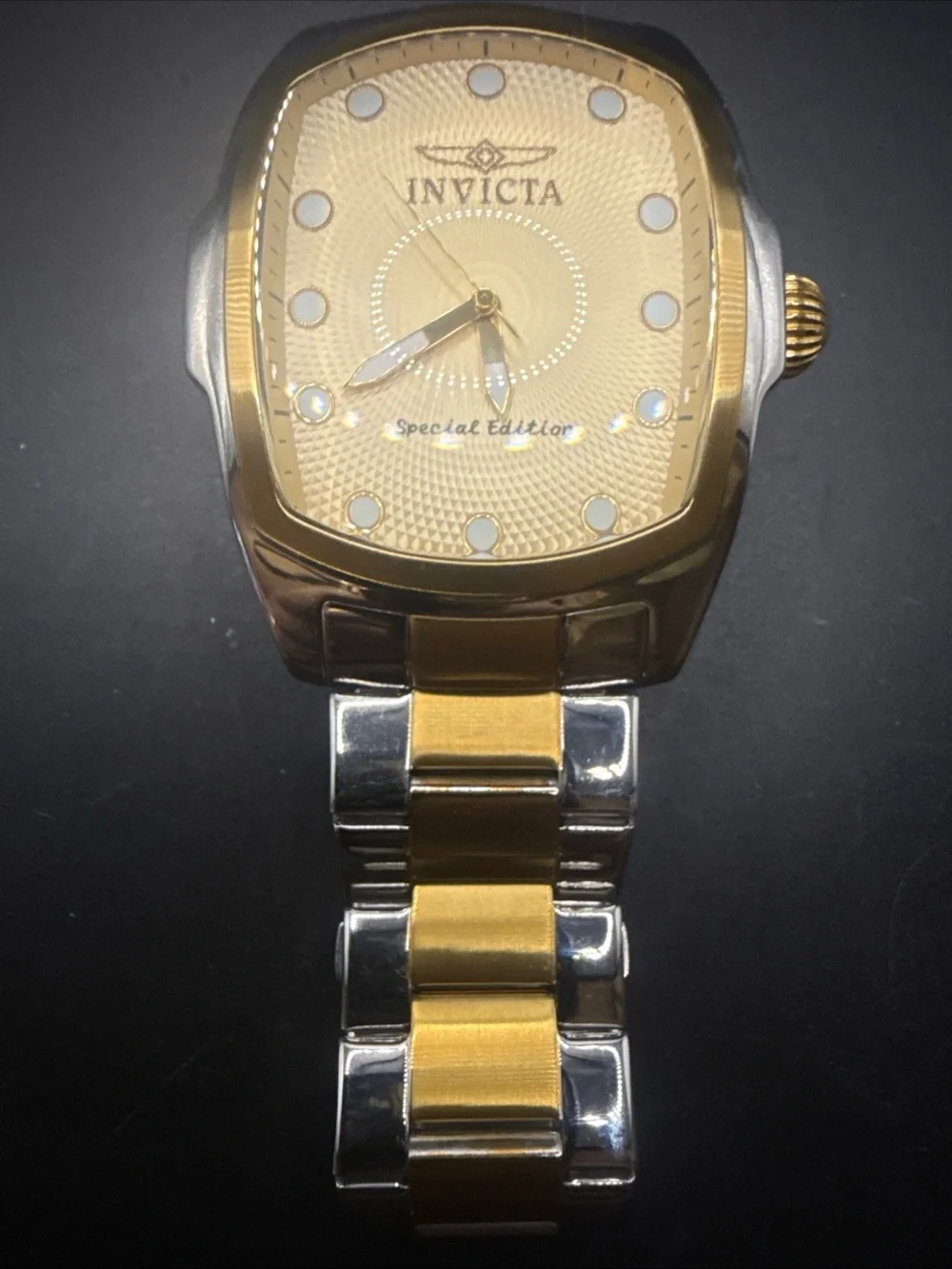 The Invicta Lupah Model 15853 watch NEW BATTERY !!